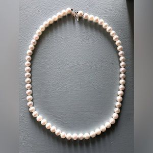 Stunning Pearl Necklace